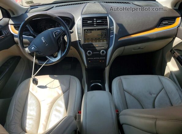 5LMCJ2D94KUL12955 2019 LINCOLN MKC Red წინა პანელის ხედი