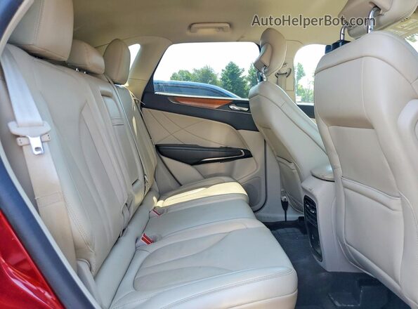 5LMCJ2D94KUL12955 2019 LINCOLN MKC Red უკანა სალონის ხედი