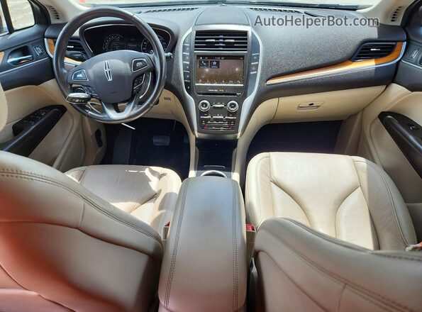5LMCJ2D95KUL44300 2019 LINCOLN MKC Black Widok deski rozdzielczej