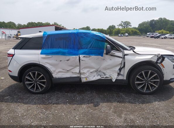 5LMCJ2D95LUL09418 2020 LINCOLN CORSAIR White Rear interior view