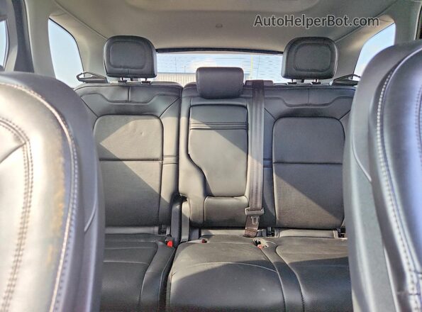 5LMCJ2D95NUL01810 2022 LINCOLN CORSAIR Gray Rear seats view