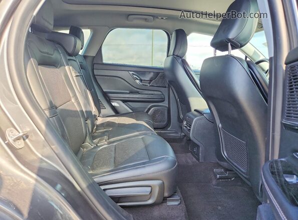 5LMCJ2D95NUL01810 2022 LINCOLN CORSAIR Gray Rear interior view