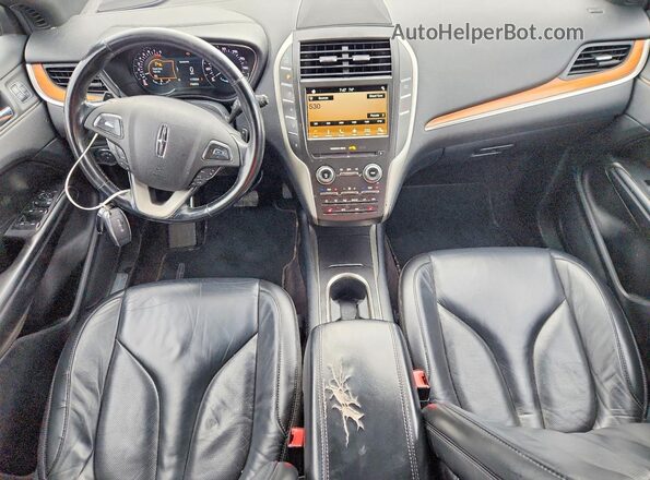 5LMCJ2D96HUL67853 2017 LINCOLN MKC Gray Dashboard view
