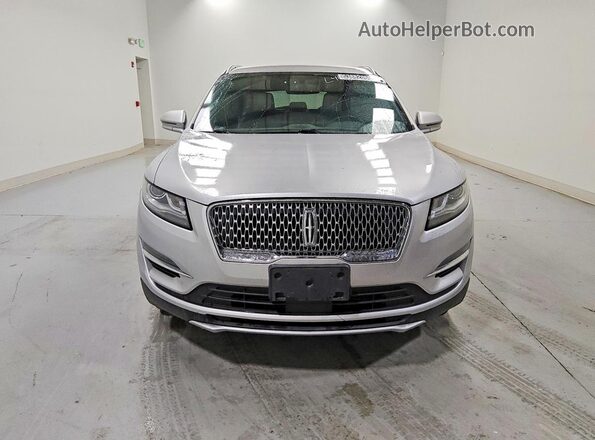 5LMCJ2D97KUL44296 2019 LINCOLN MKC Silver წინა ხედი