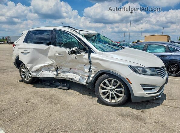 5LMCJ2D98HUL32389 2017 LINCOLN MKC Белый Передняя правая четверть