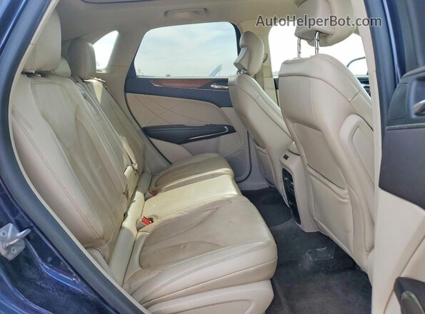 5LMCJ2D98HUL71273 2017 LINCOLN MKC Blue Սալոնի հետևի տեսք