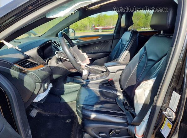 5LMCJ2D99HUL16184 2017 LINCOLN MKC Черный Вид салона спереди