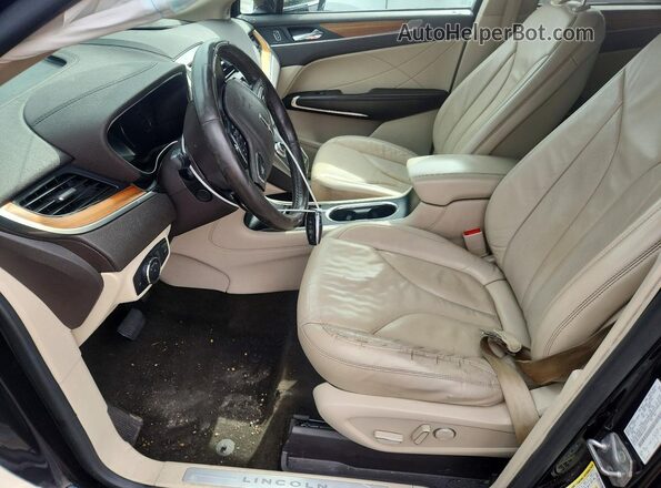 5LMCJ2D99KUL45871 2019 LINCOLN MKC Black Вид салону спереду