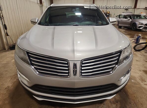 5LMCJ2D9XJUL23523 2018 LINCOLN MKC Silver Front view