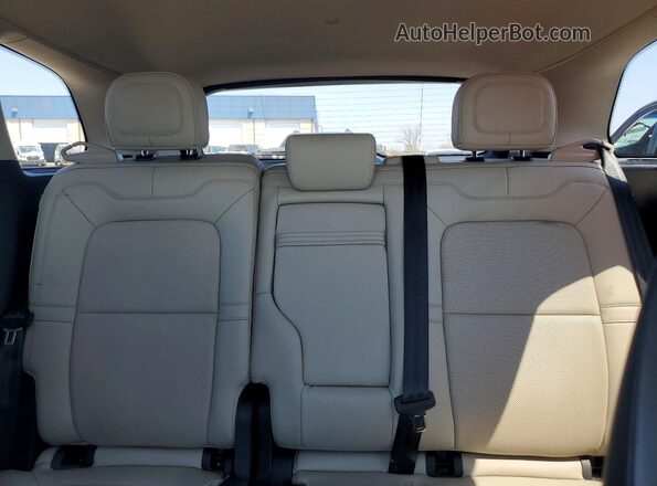 5LMCJ2DA3SUL03268 2025 LINCOLN CORSAIR White Vista de los asientos traseros