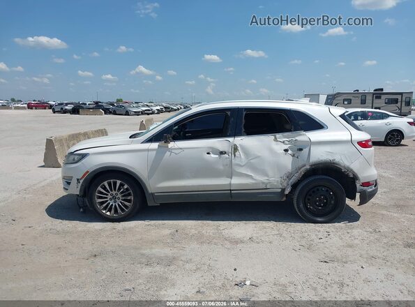 5LMCJ3C91HUL24707 2017 LINCOLN MKC Cream Widok wnętrza 360 stopni