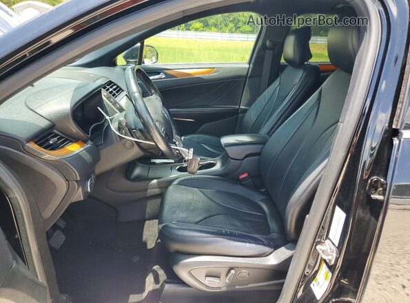5LMCJ3C93HUL14468 2017 LINCOLN MKC Black Вид салону спереду
