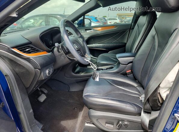 5LMCJ3C97KUL17607 2019 LINCOLN MKC Синий Вид салона спереди