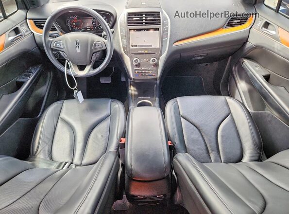 5LMCJ3C97KUL17607 2019 LINCOLN MKC Синий Вид панели приборов