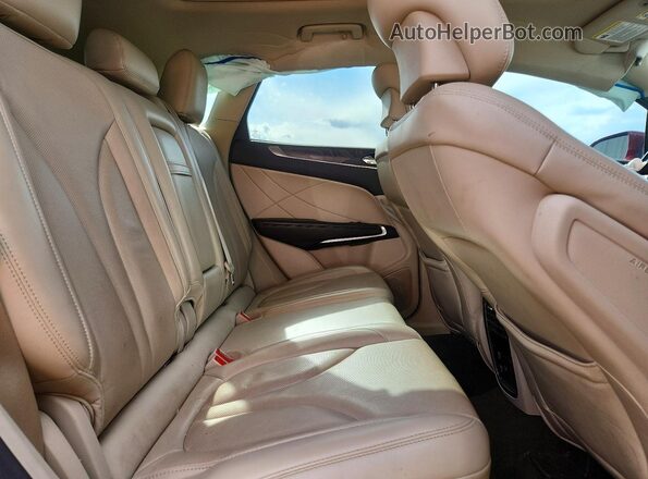 5LMCJ3C98KUL21889 2019 LINCOLN MKC Красный Вид задних сидений