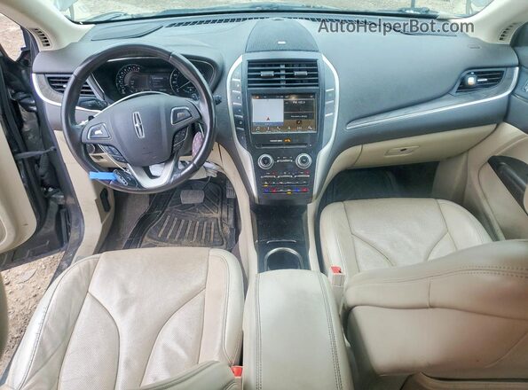 5LMCJ3D91KUL01529 2019 LINCOLN MKC Gray Dashboard view