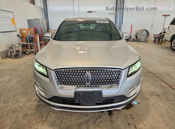 5LMCJ3D93KUL22446 2019 LINCOLN MKC Silver Front view