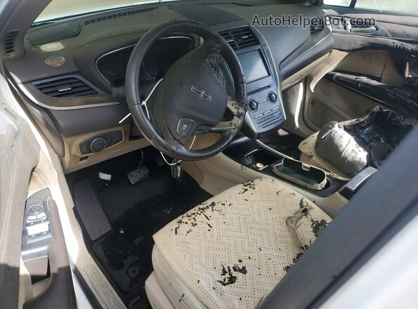 5LMCJ3D94HUL49325 2017 LINCOLN MKC White Dashboard view