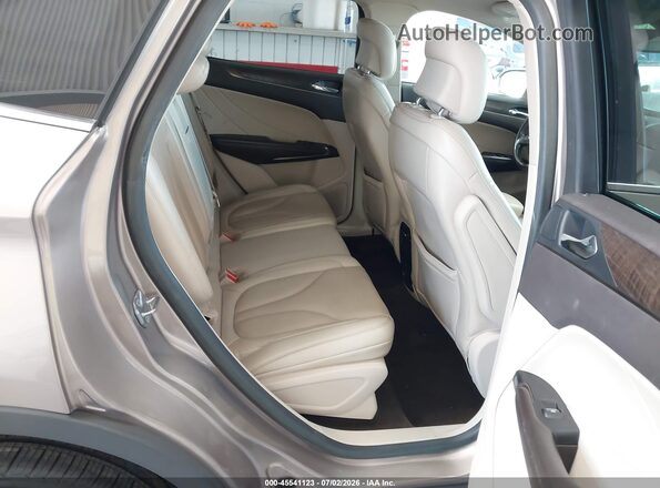 5LMCJ3D95KUL16521 2019 LINCOLN MKC Beige Widok naklejki z numerem VIN