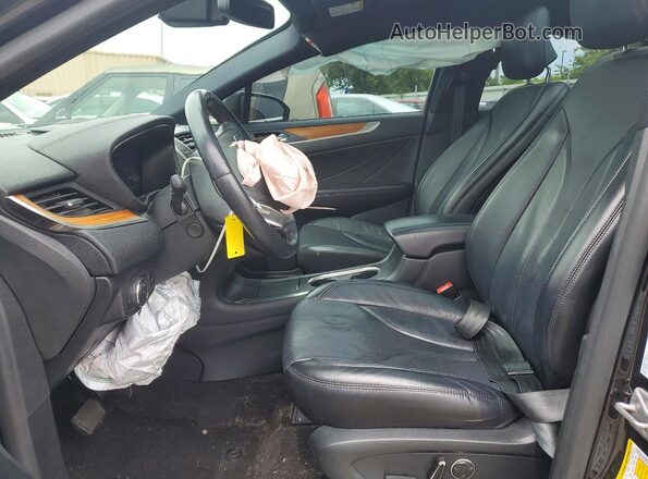 5LMCJ3D96KUL44747 2019 LINCOLN MKC Black Widok wnętrza z przodu