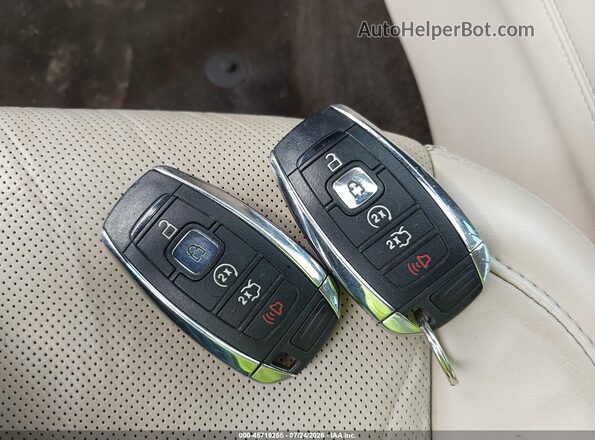 5LMCJ3D97HUL08140 2017 LINCOLN MKC Синий Вид панели приборов