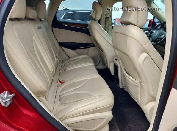 5LMCJ3D98GUJ10715 2016 LINCOLN MKC Red Հետևի նստատեղերի տեսք