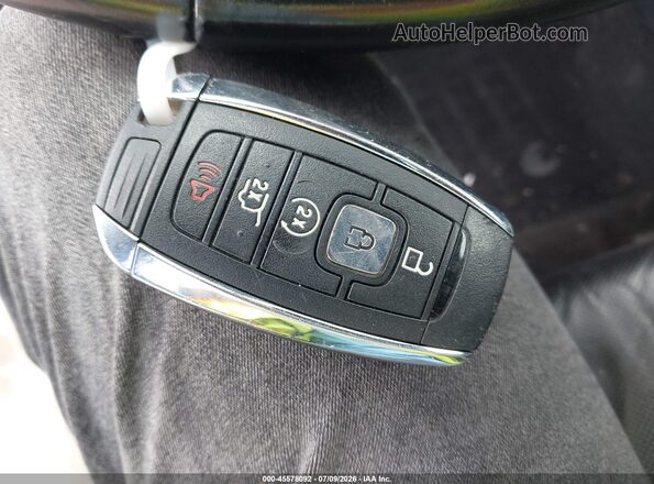 5LMCJ3D98KUL37279 2019 LINCOLN MKC Silver Widok deski rozdzielczej