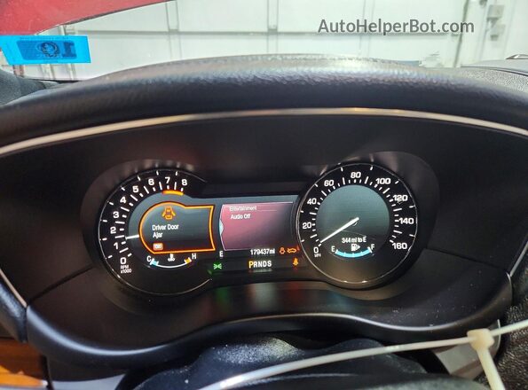 5LMCJ3D99JUL31554 2018 LINCOLN MKC Бордовый Вид щитка приборов