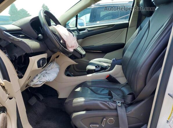 5LMCJ3D9XJUL14147 2018 LINCOLN MKC White Vista interior delantera
