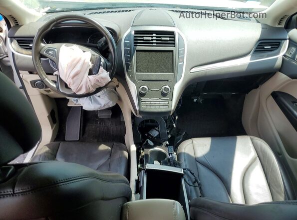 5LMCJ3D9XJUL14147 2018 LINCOLN MKC White Vista del salpicadero