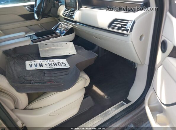 5LMJJ2HT1JEL10344 2018 LINCOLN NAVIGATOR Tan Front interior view