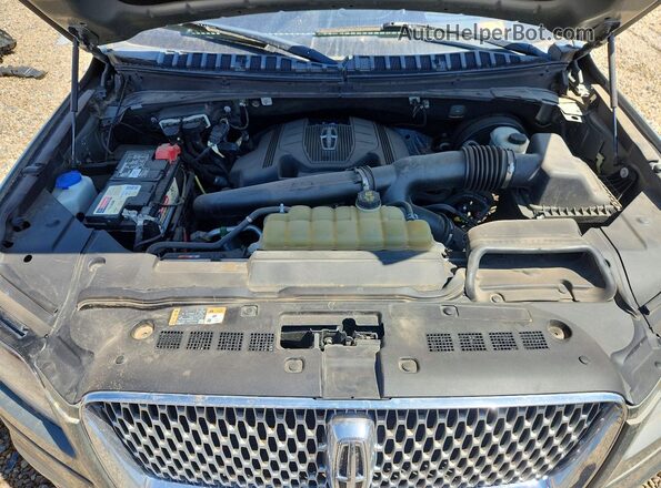 5LMJJ2HT5KEL00014 2019 LINCOLN NAVIGATOR Green ძრავის განყოფილების ხედი