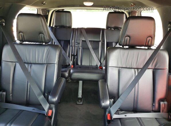 5LMJJ2JT3HEL04159 2017 LINCOLN NAVIGATOR Silver Rear seats view