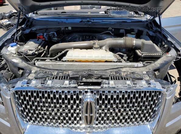 5LMJJ2LG6REL05114 2024 LINCOLN NAVIGATOR Silver Engine compartment view