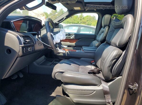 5LMJJ2LG6REL15934 2024 LINCOLN NAVIGATOR Black Front interior view