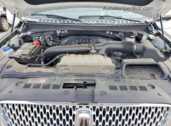 5LMJJ2LG7REL16557 2024 LINCOLN NAVIGATOR White ძრავის განყოფილების ხედი