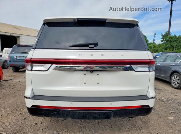 5LMJJ2LG7REL16557 2024 LINCOLN NAVIGATOR White უკანა ხედი