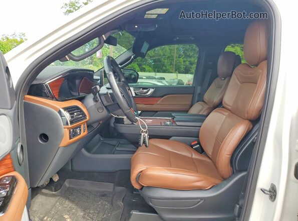 5LMJJ2LG7REL16557 2024 LINCOLN NAVIGATOR White წინა სალონის ხედი