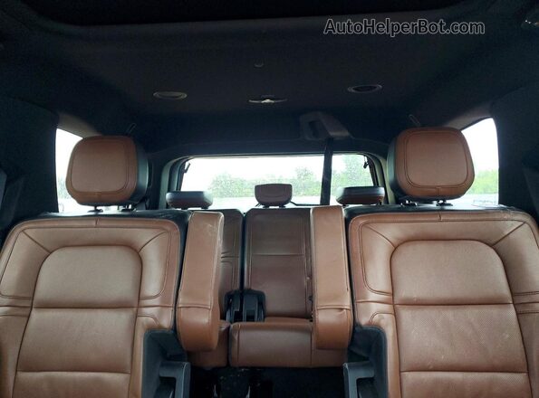5LMJJ2LG9REL09237 2024 LINCOLN NAVIGATOR Белый Вид задних сидений
