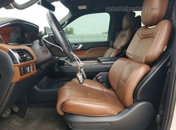 5LMJJ2LG9REL09237 2024 LINCOLN NAVIGATOR Белый Вид салона спереди