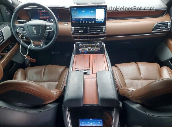 5LMJJ2LG9REL09237 2024 LINCOLN NAVIGATOR Белый Вид панели приборов