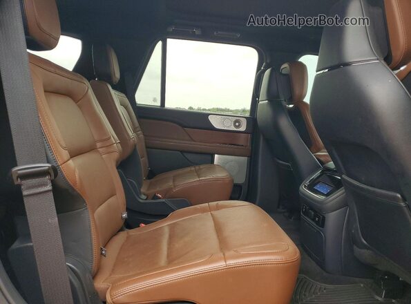 5LMJJ2LG9REL09237 2024 LINCOLN NAVIGATOR Белый Вид задней части салона