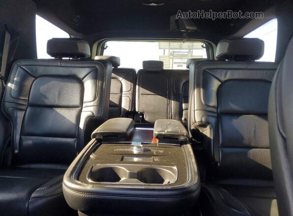 5LMJJ2LT1JEL21366 2018 LINCOLN NAVIGATOR Черный Вид задних сидений