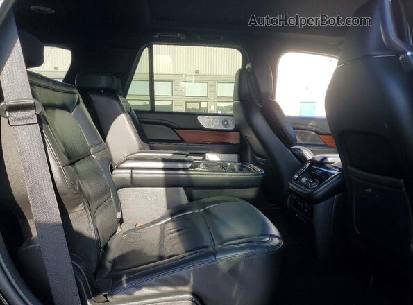5LMJJ2LT1JEL21366 2018 LINCOLN NAVIGATOR Черный Вид задней части салона