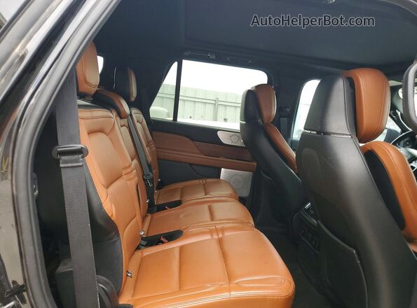 5LMJJ2LT2LEL02943 2020 LINCOLN NAVIGATOR Black Rear interior view