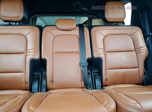 5LMJJ2LT2LEL02943 2020 LINCOLN NAVIGATOR Black Rear seats view