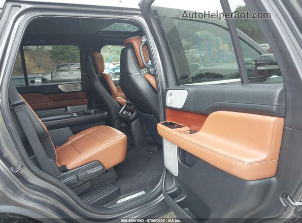 5LMJJ2LT3JEL03046 2018 LINCOLN NAVIGATOR Gray Widok naklejki z numerem VIN