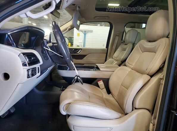 5LMJJ2LT3KEL08975 2019 LINCOLN NAVIGATOR Черный Вид салона спереди