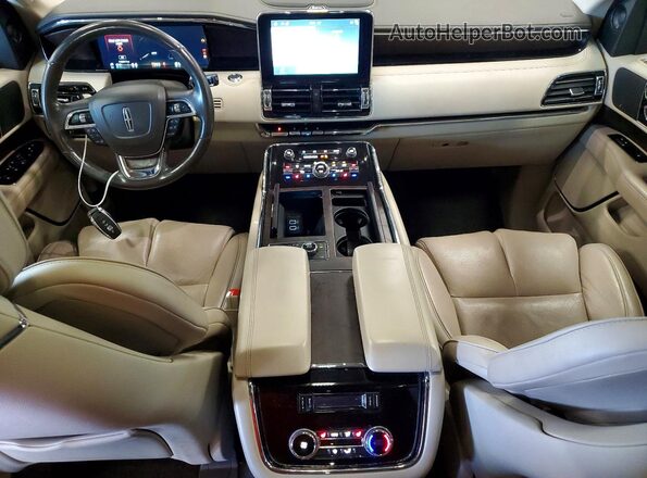 5LMJJ2LT3KEL08975 2019 LINCOLN NAVIGATOR Черный Вид панели приборов