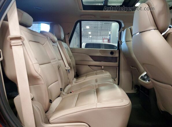 5LMJJ2LT3KEL08975 2019 LINCOLN NAVIGATOR Черный Вид задней части салона
